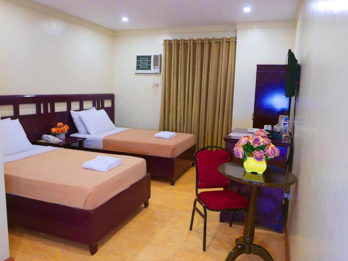 Iloilo Grand Hotel Exterior foto
